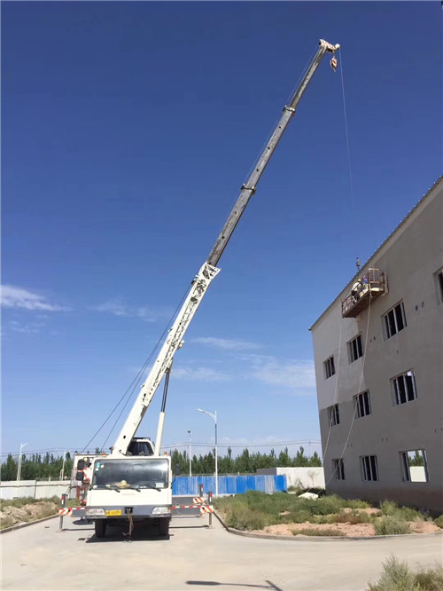 松阳县“轻装强干”—— 吊车的 “轻量化臂架” 技术